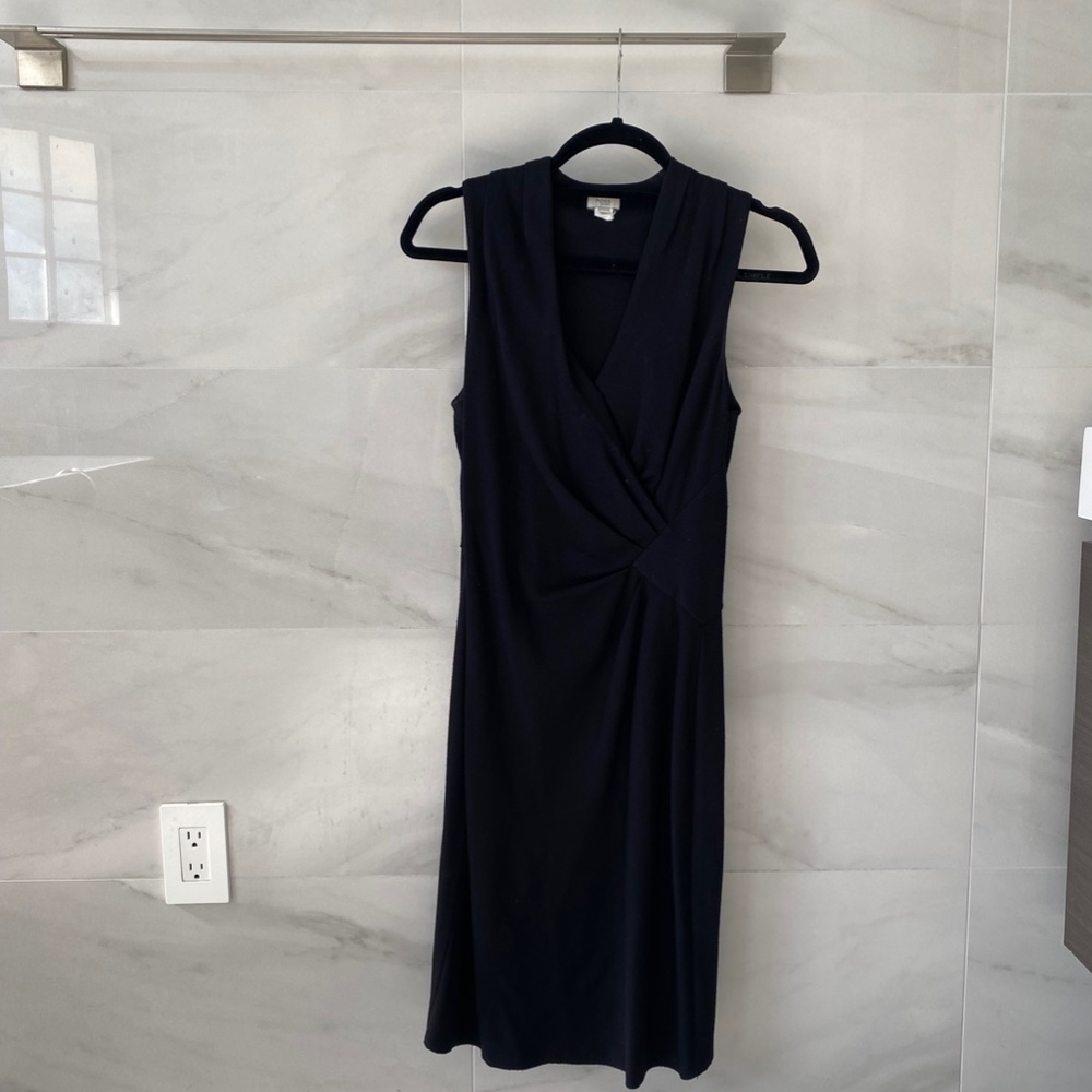 Hoss Intropia Sleeveless V-neck Black Dress - size 36